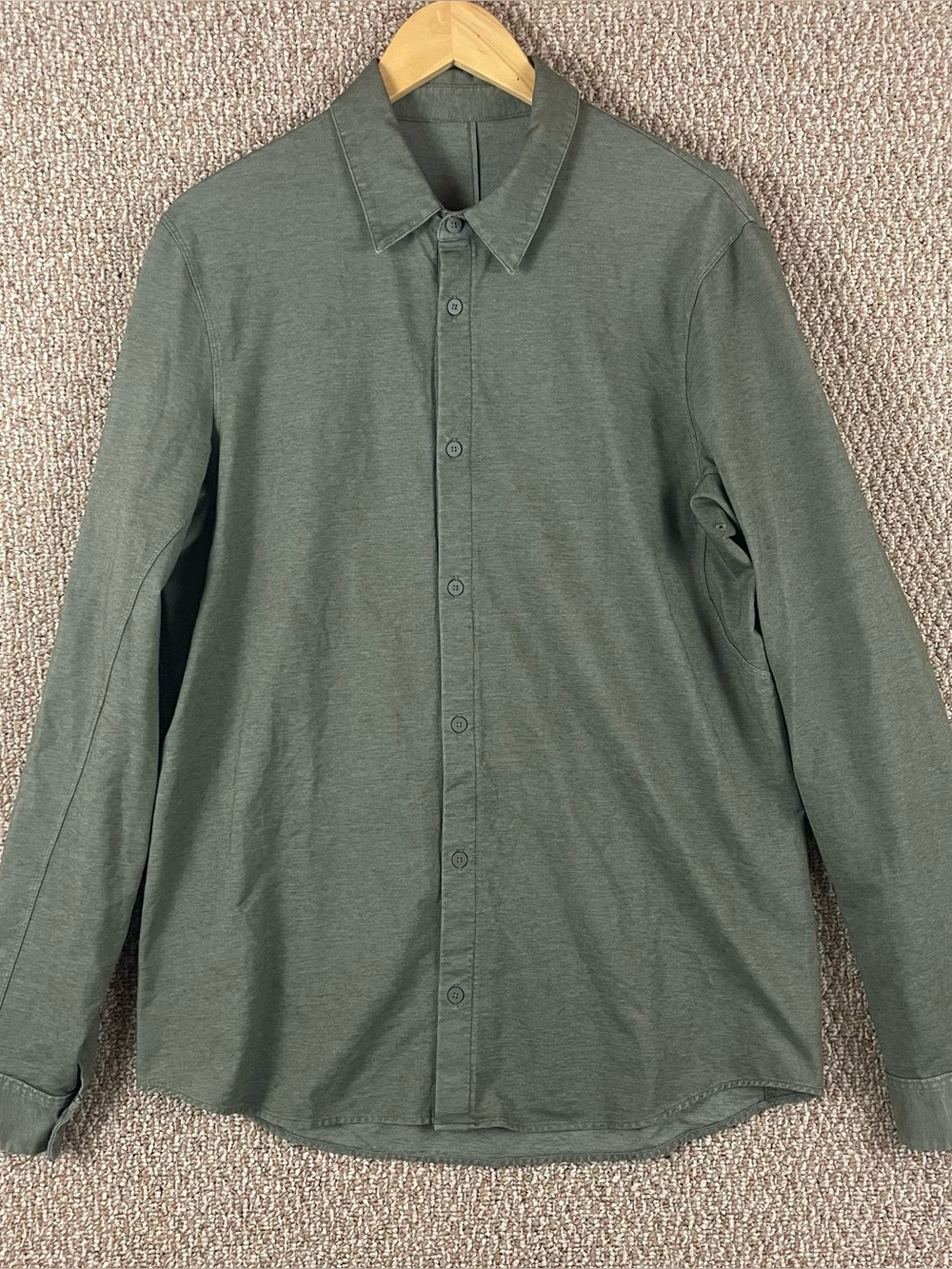 Lululemon Commission Shirt Mens M/L Green Button Up Long Sleeve Stretch F101